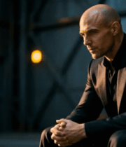 黑衣光头男沉思特写859#横屏 