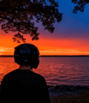 海边看日落的人757#横屏 