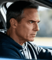 车内男性专注驾驶169#横屏 