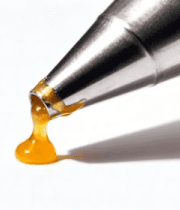 裱花嘴滴下黄色液体66#横屏 