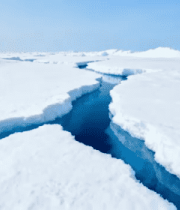 北极冰川裂冰航拍50#横屏 