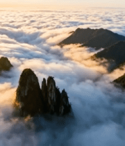 云海中的山脉景观3630#横屏 