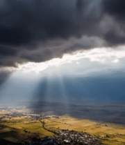 	 空中俯瞰阳光穿透乌云的田野4482#横屏 