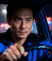 夜晚男子驾车特写10874#横屏 