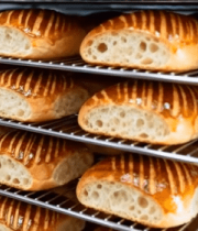 烤箱内摆放整齐的面包12425#横屏 