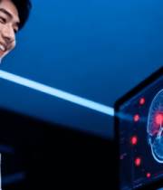 医生查看脑部医学影像素材5804#横屏 