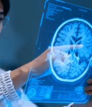 医生查看脑部虚拟影像素材12107#横屏 