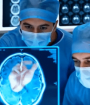 医护人员病房照料患者6624#横屏 