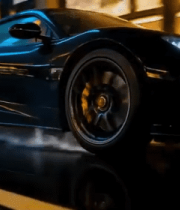 夜晚街道上的黑色跑车5280#横屏 