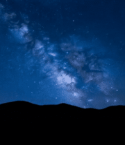 夜空下山脉与银河景观10872#横屏 