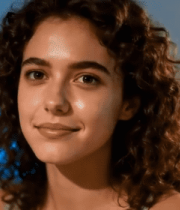 卷发女孩微笑特写(1)14610#横屏 