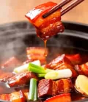 筷子夹起砂锅红烧肉素材10246#横屏 