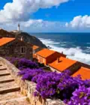 海岸边带花丛的石阶与房屋3991#横屏 