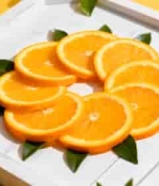 木盘上摆放的切片橙子253#横屏 