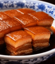 青花瓷碗装红烧肉特写(1)12037#横屏 