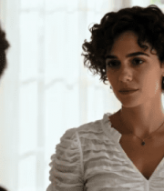 女性与男性面对面交流场景127#横屏 