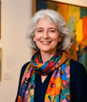 女士在画廊微笑留影2973#横屏 