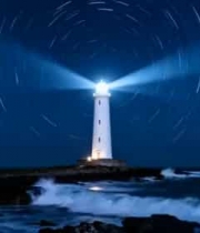 夜晚海边灯塔与星轨3328#横屏 