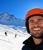 男子滑雪场自拍4651#横屏 