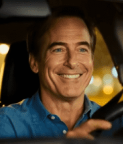 男子夜间驾车特写148#横屏 