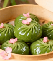 	 竹制蒸笼里的青团特写4787#横屏 