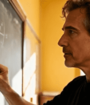 男性教师教室书写数学公式9147#横屏 