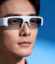 男士佩戴智能眼镜14667#横屏 