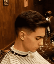 男士专注听讲近景画面2327#横屏 