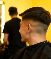 男士图书馆内专注阅读2411#横屏 