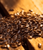 木质桌面上的亚麻籽特写6992#横屏 