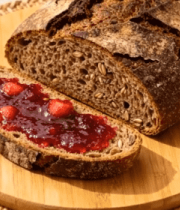 木盘上的面包与果酱特写5291#横屏 