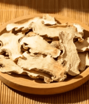 木盘内摆放的中药材特写14527#横屏 