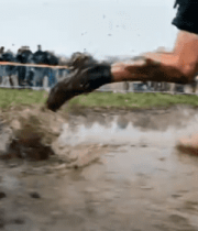 	 运动员泥地跑步特写2709#横屏 