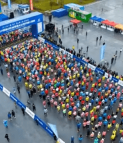 马拉松比赛起跑现场人群画面9088#横屏 