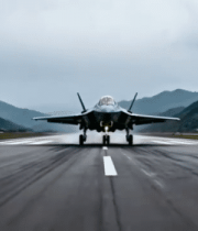 战斗机在跑道上准备起飞10632#横屏 