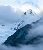 云雾缭绕的雪山山脉景观2875#横屏 