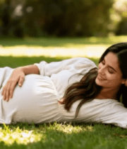 孕妇户外草地休憩画面13187#横屏 