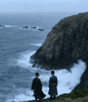 两人于悬崖边眺望大海8615#横屏 