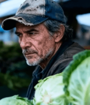 老人在菜市场卖蔬菜6193#横屏 