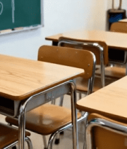 教室中的课桌与座椅5644#横屏 