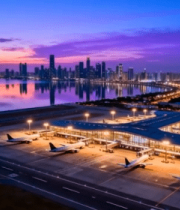 机场傍晚全景及城市天际线6082#横屏 