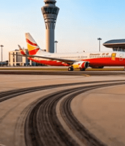 机场跑道客机与指挥塔画面12185#横屏 