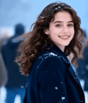 雪中女子微笑转身素材5044#横屏 