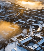 黄土高原雪后村庄全景5686#横屏 