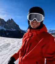 滑雪场男子滑雪装备自拍画面145#横屏 