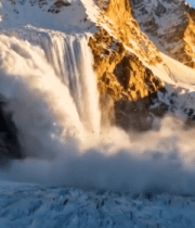 雪山雪崩自然景观1762#横屏 