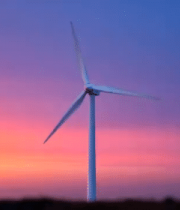 黄昏下的风力发电机10642#横屏 