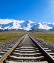 雪山下的铁路轨道9343#横屏 