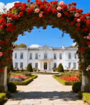 	 花园鲜花拱门与白色建筑景观2533#横屏 