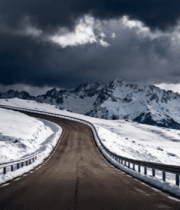 雪山间蜿蜒公路风景2468#横屏 